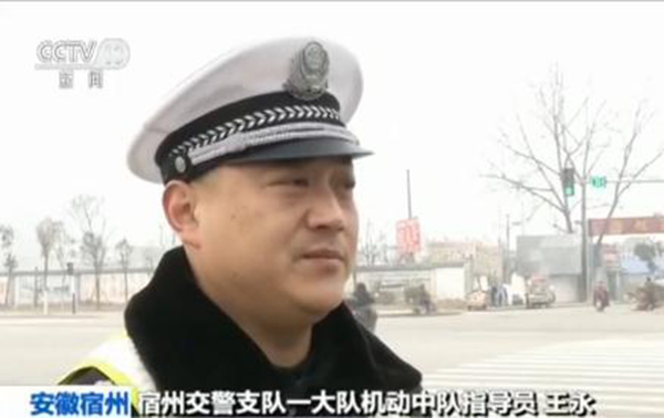 Dialog | to save even ran a red light in children with shock of the Suzhou police: only children at risk